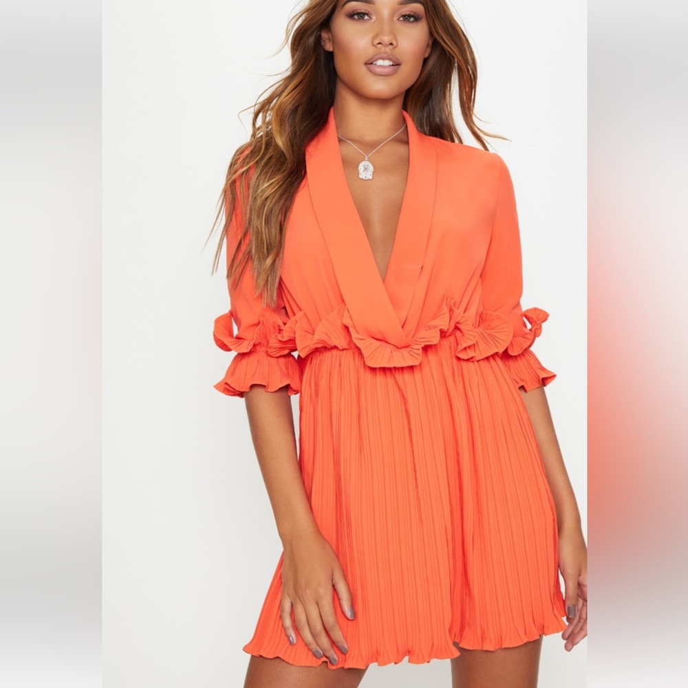 Pretty Little Thing- Bright Orange Frill Detail Pleated Skater Dress